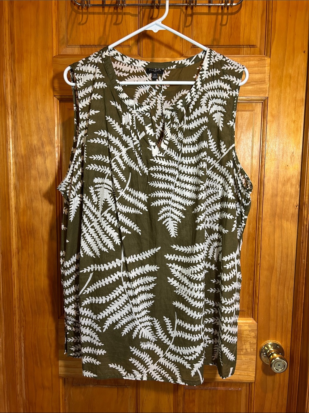 Talbots Olive Green and White Fern Print Sleeveless Top
